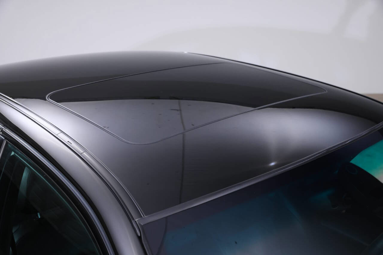 Used 2002 BMW M5 image 40