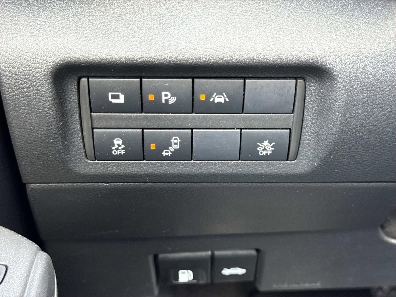 Used 2024 Nissan Kicks S FWD image 19