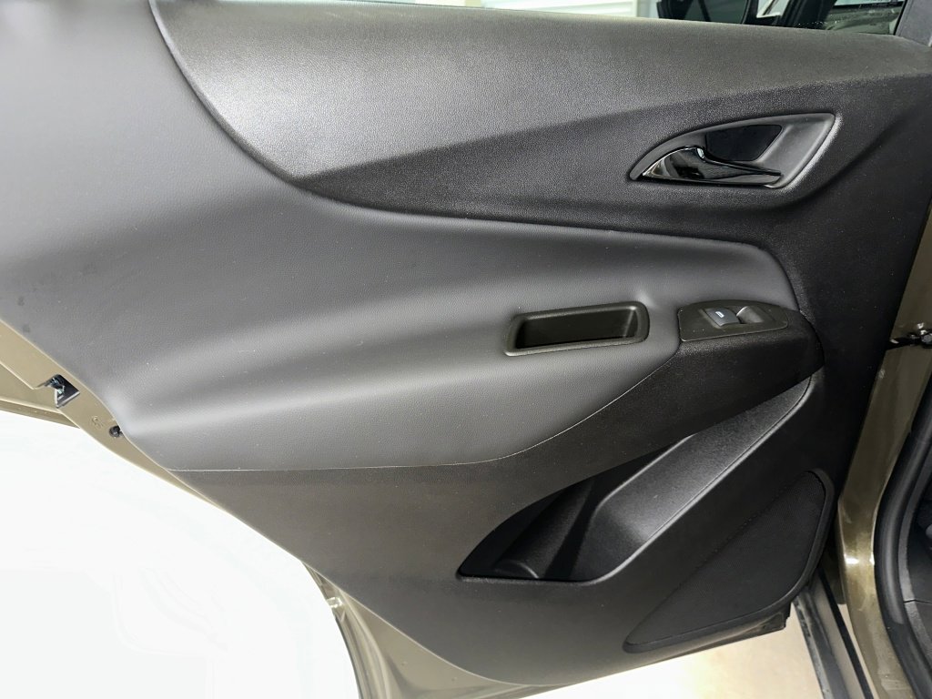 Certified 2024 Chevrolet Equinox LT w/ LPO, Floor Liner Package image 17