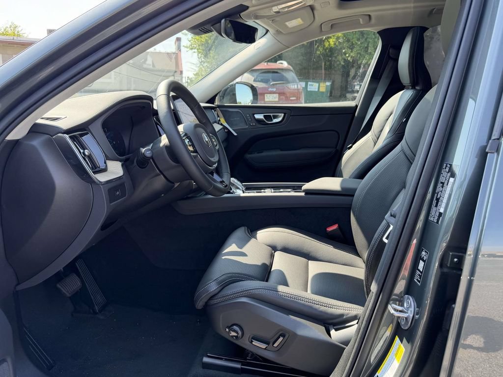 New 2026 Volvo XC60 B5 Ultra w/ Protection Package Premier AWD/4WD image 15