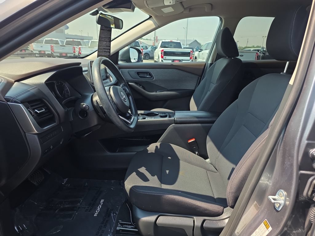 Used 2023 Nissan Rogue S AWD/4WD image 16
