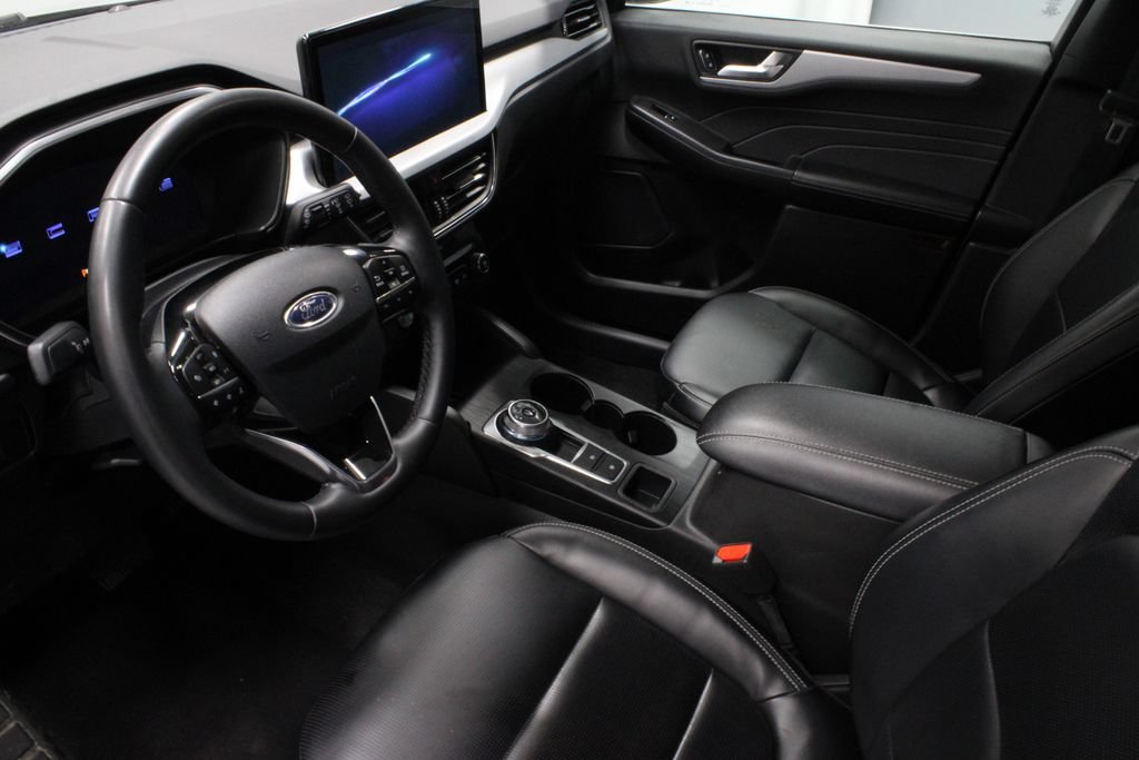 Certified 2024 Ford Escape Platinum AWD/4WD image 23
