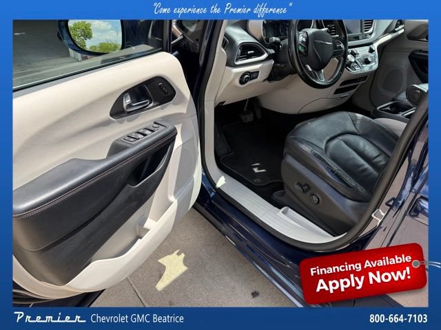 Used 2020 Chrysler Pacifica Touring-L FWD image 13