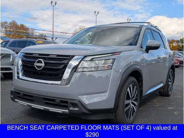 Used 2024 Nissan Pathfinder Platinum w/ Cargo Package image 4