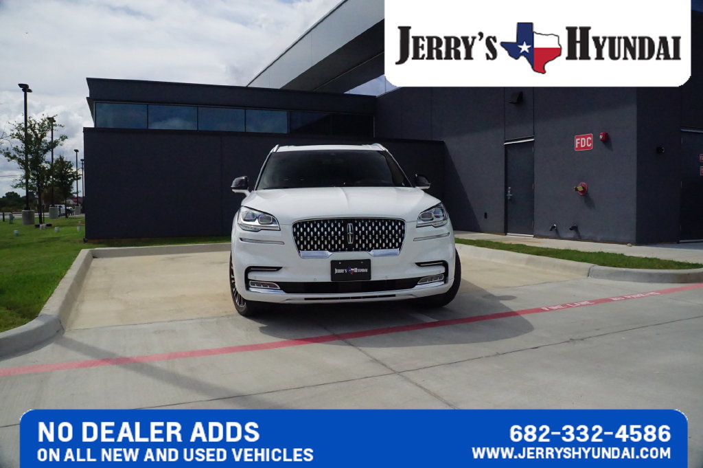 Used 2023 Lincoln Aviator Black Label w/ Dynamic Handling Package AWD/4WD image 2