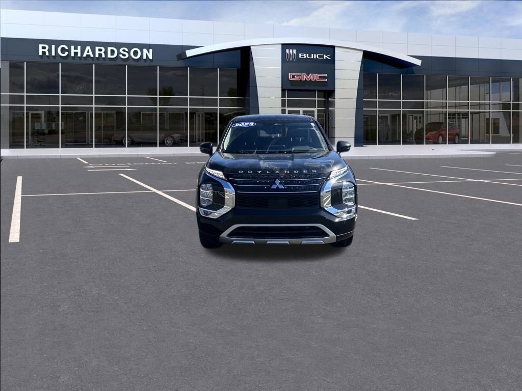 Used 2023 Mitsubishi Outlander SE Black Edition image 8