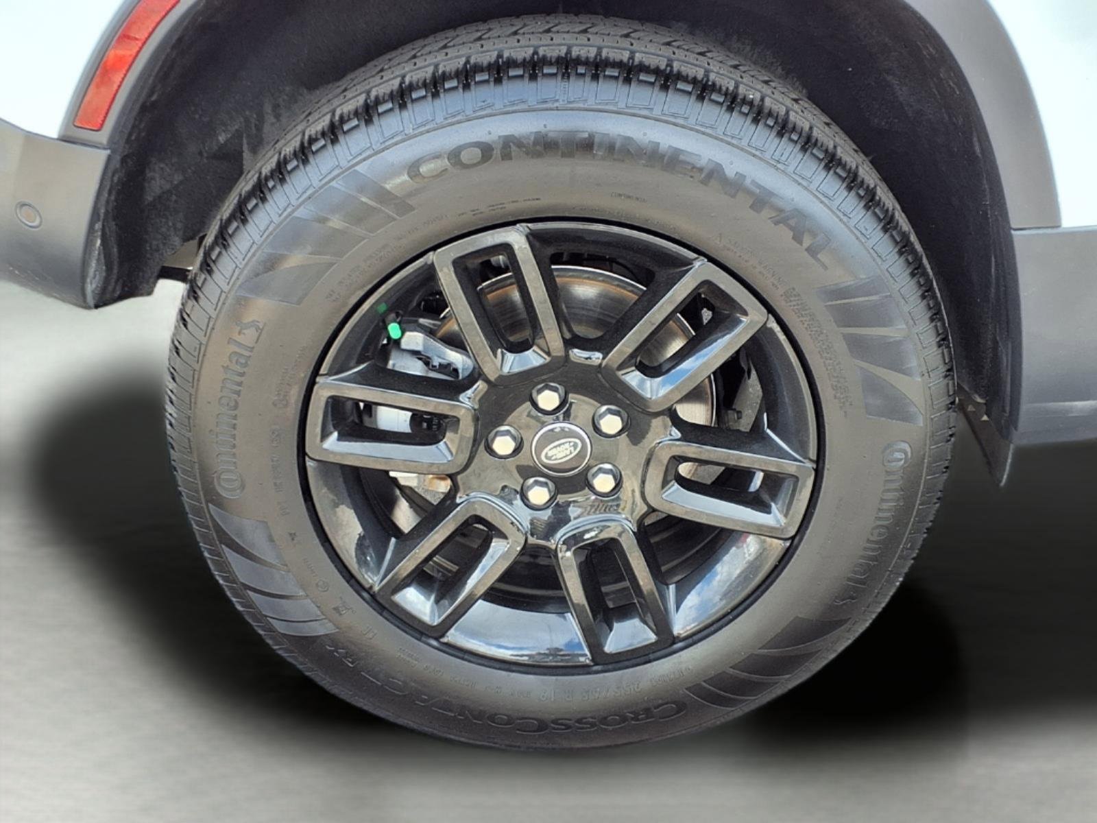 Used 2025 Land Rover Defender 110 S image 9