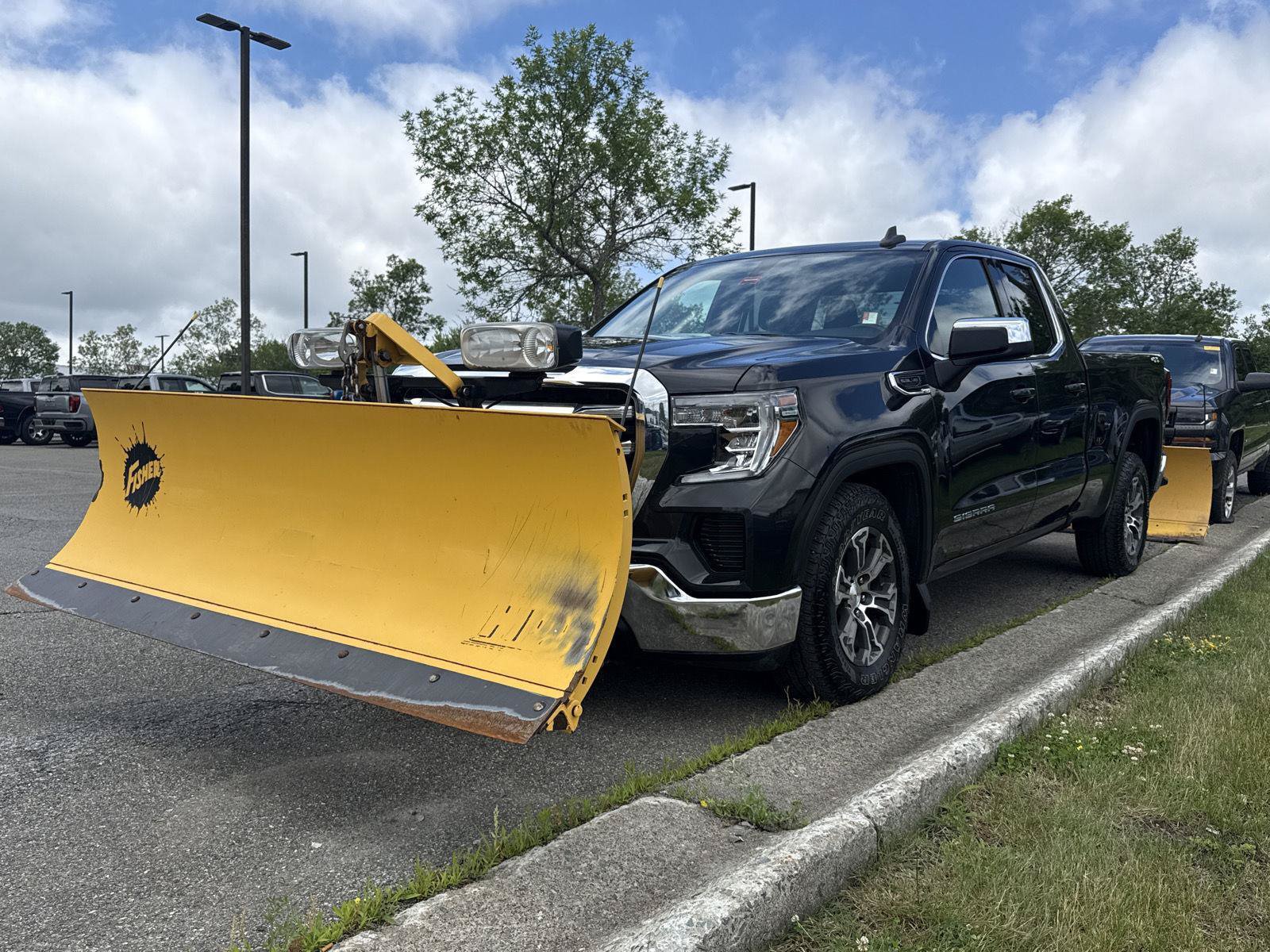 Used 2020 GMC Sierra 1500 SLE w/ Remote Start Package