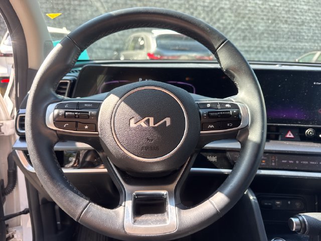 Used 2024 Kia Sportage EX FWD image 18