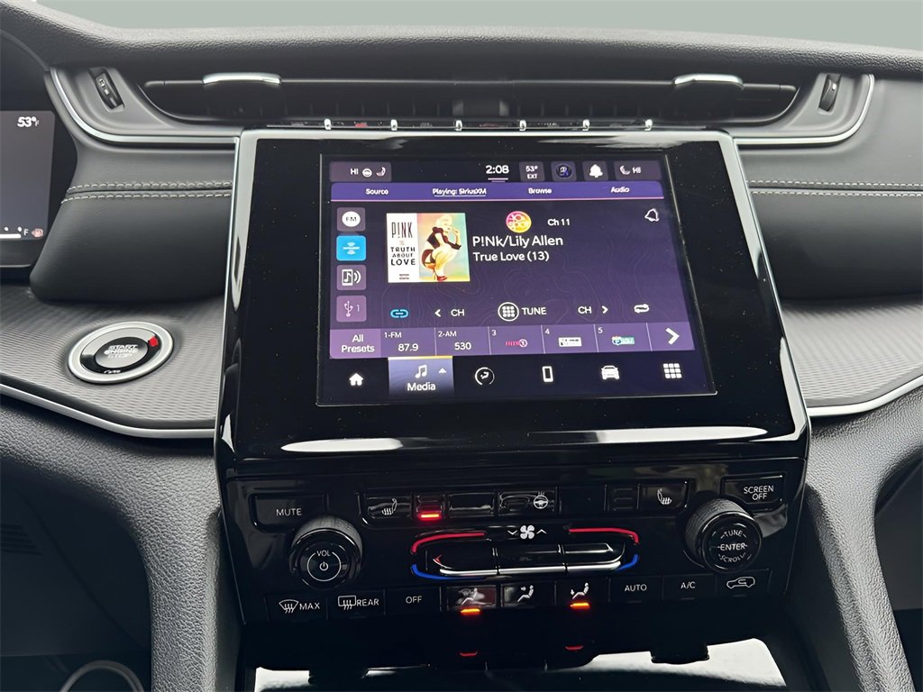 Used 2025 Jeep Grand Cherokee L Altitude image 13