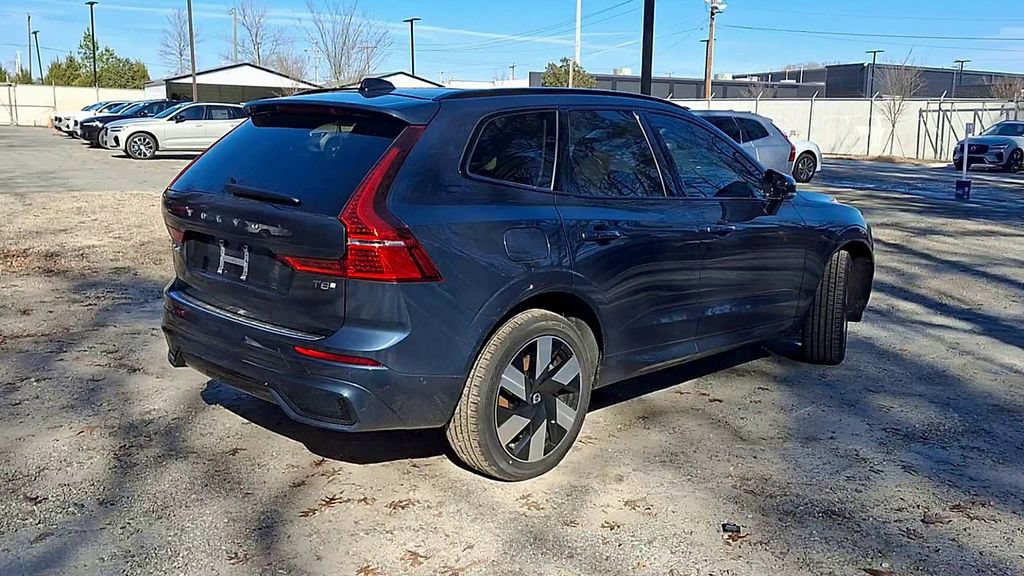 Certified 2025 Volvo XC60 T8 Plus w/ Protection Package Premier AWD/4WD image 8