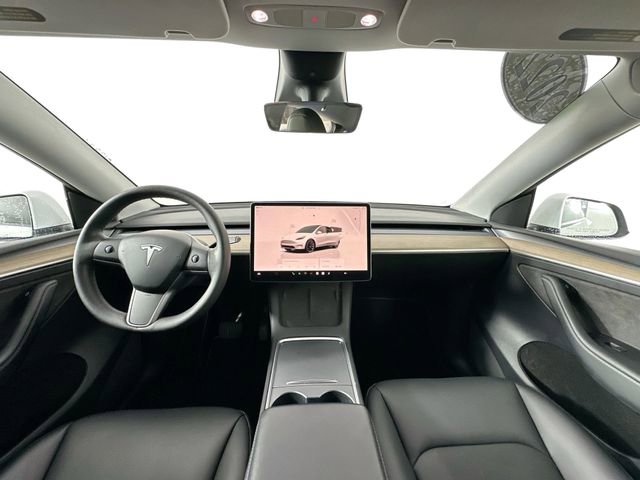 Used 2022 Tesla Model Y Long Range image 3