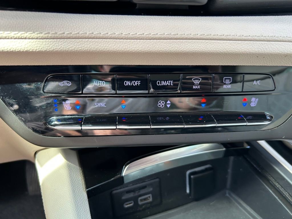 Used 2021 Buick Envision Avenir image 14