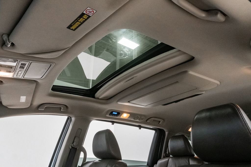 Used 2011 Honda Odyssey Touring image 9