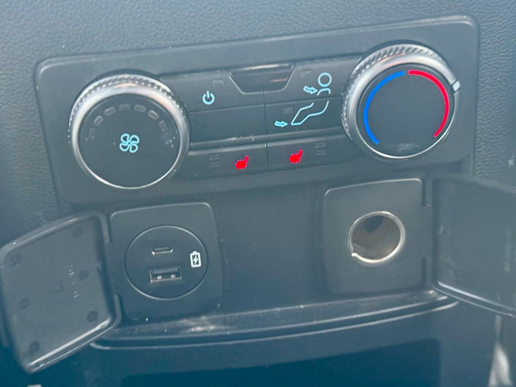 Used 2020 Ford Explorer XLT w/ Equipment Group 202A image 25