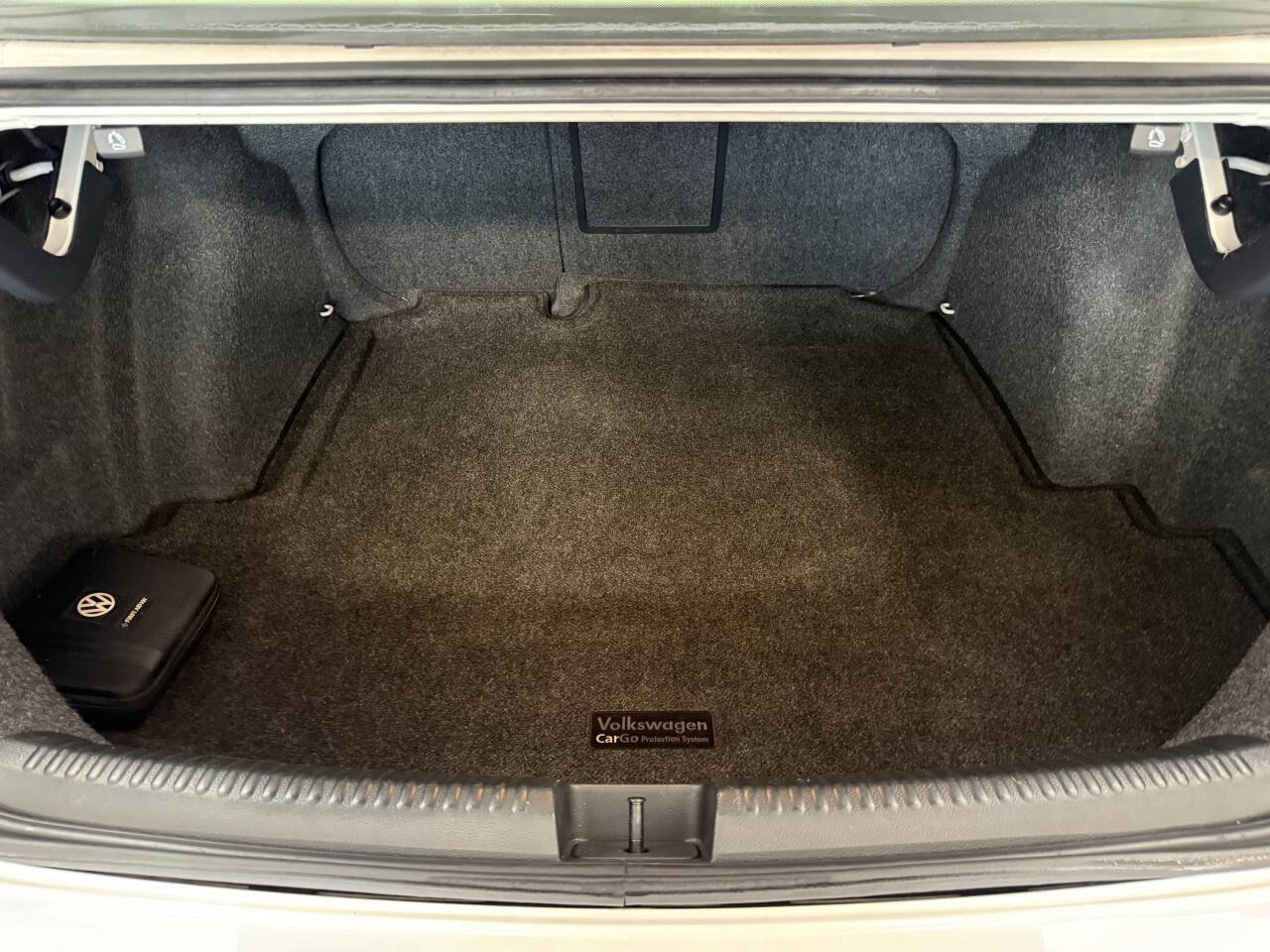 Used 2014 Volkswagen Jetta SE FWD image 24