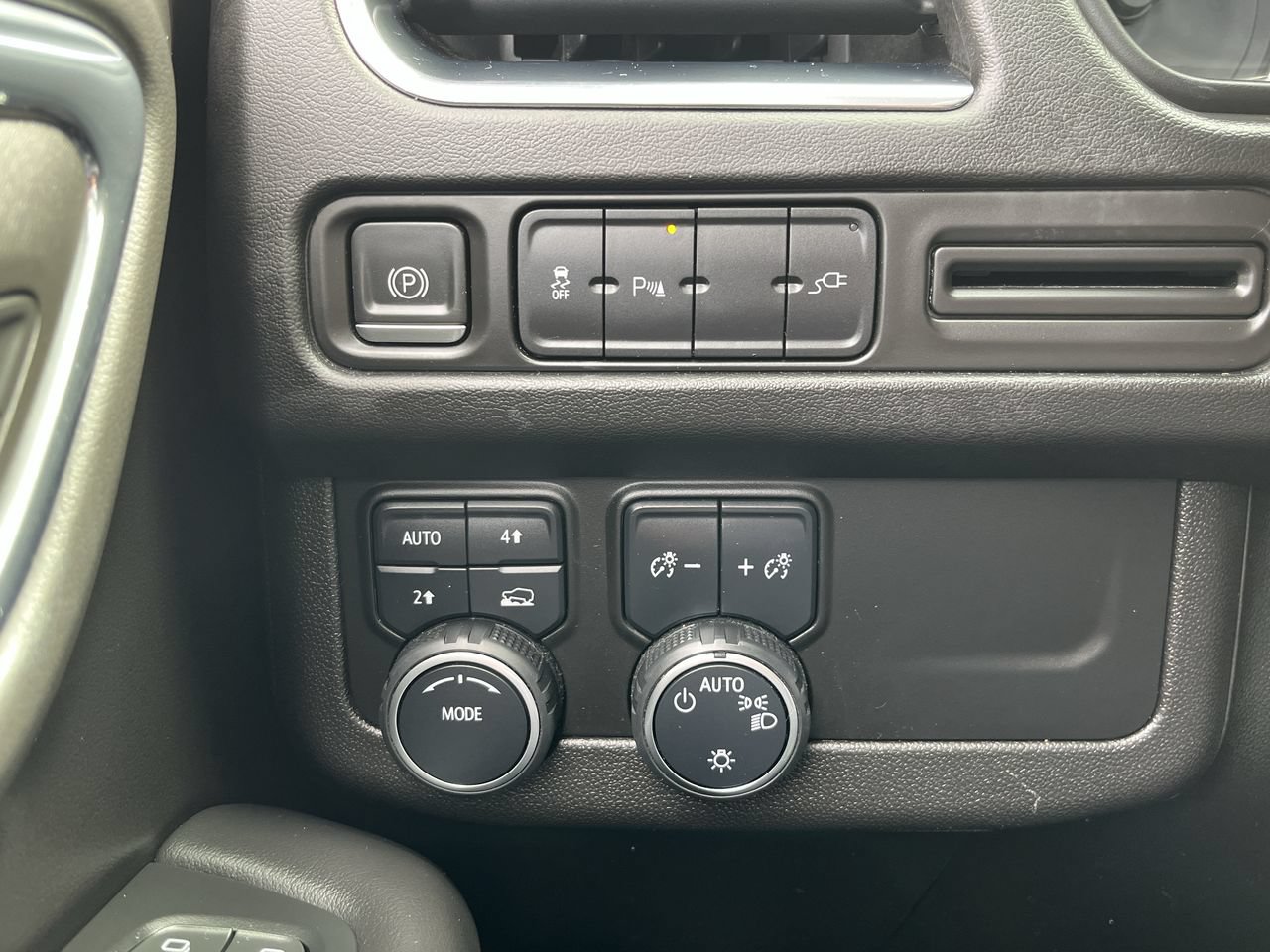 Certified 2021 Chevrolet Tahoe LT AWD/4WD image 13