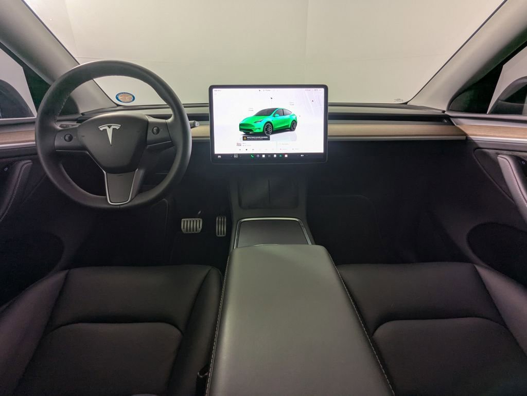 Used 2025 Tesla Model Y Performance image 5