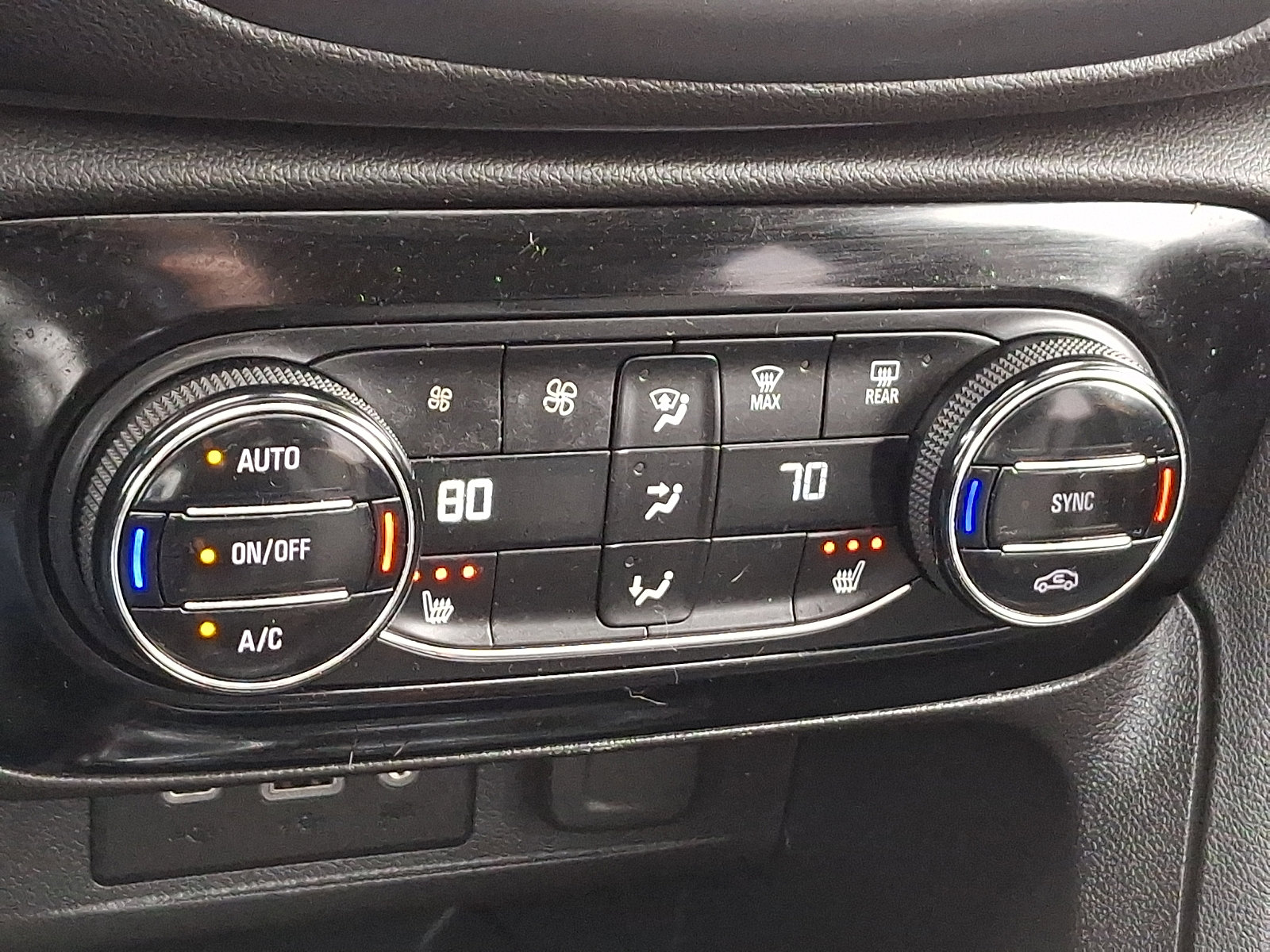 Certified 2023 Buick Encore GX Essence w/ Experience Buick Package image 19