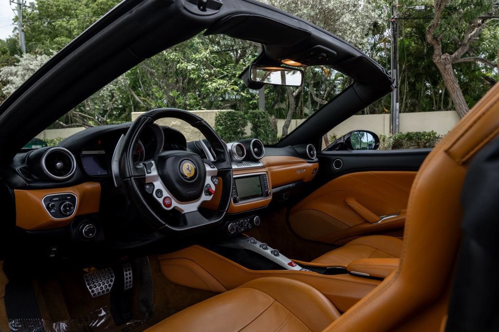 Used 2015 Ferrari California T RWD image 15
