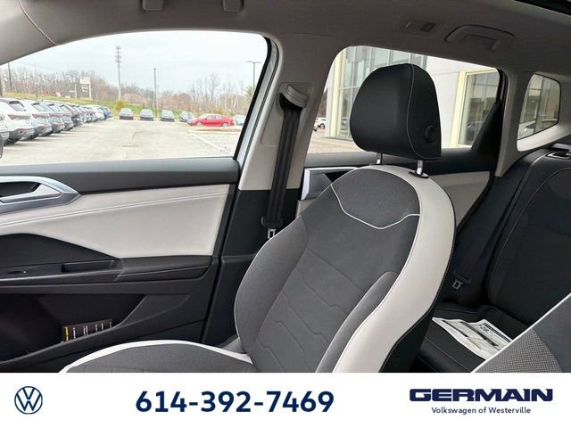 New 2026 Volkswagen Taos SE image 22