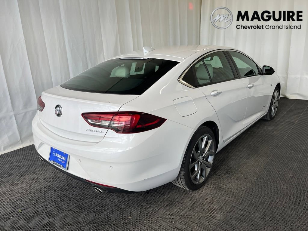 Used 2019 Buick Regal Avenir w/ Driver Confidence Package II FWD image 29