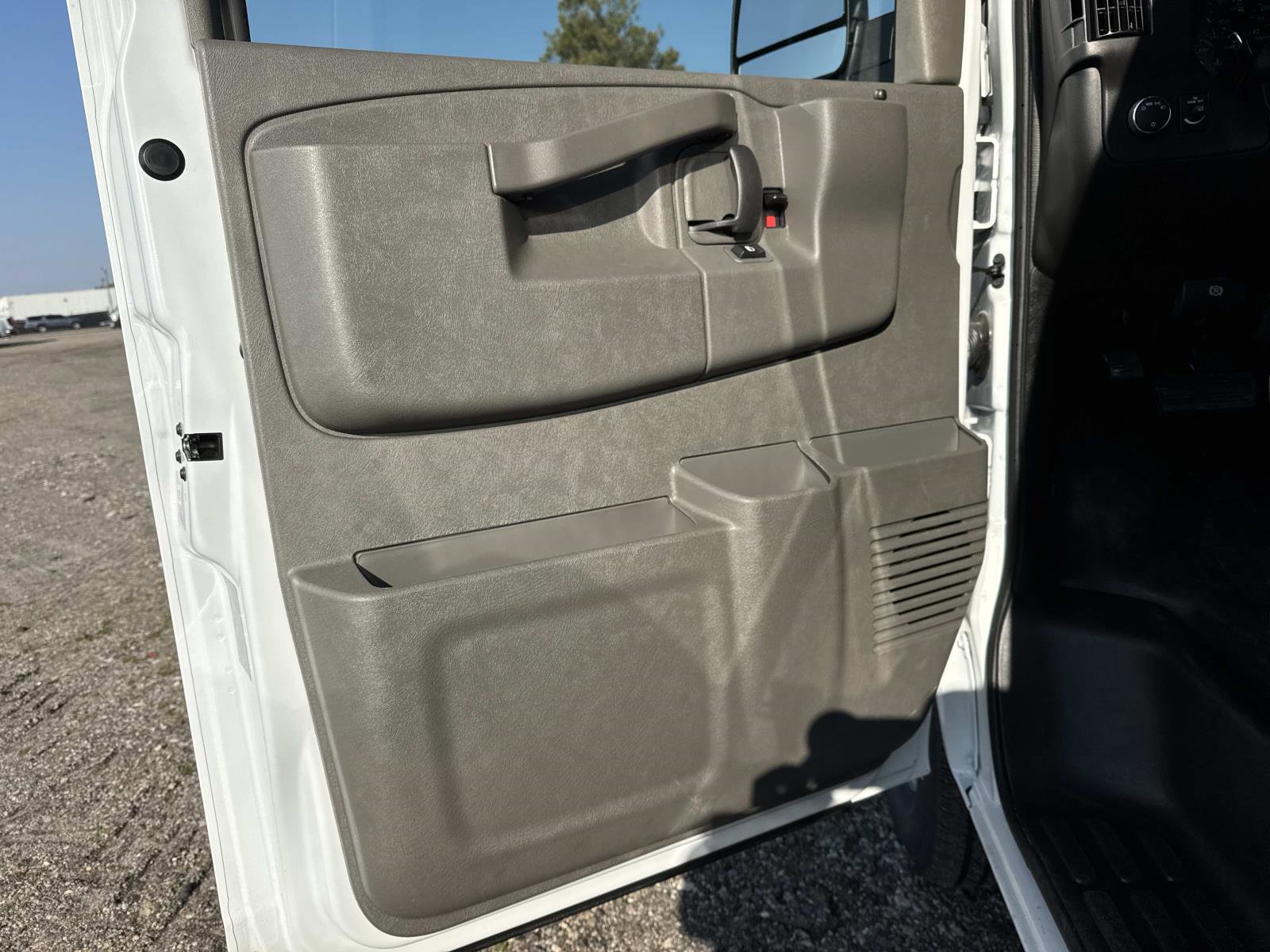 New 2026 GMC Savana 2500 w/ Driver Convenience Package image 18