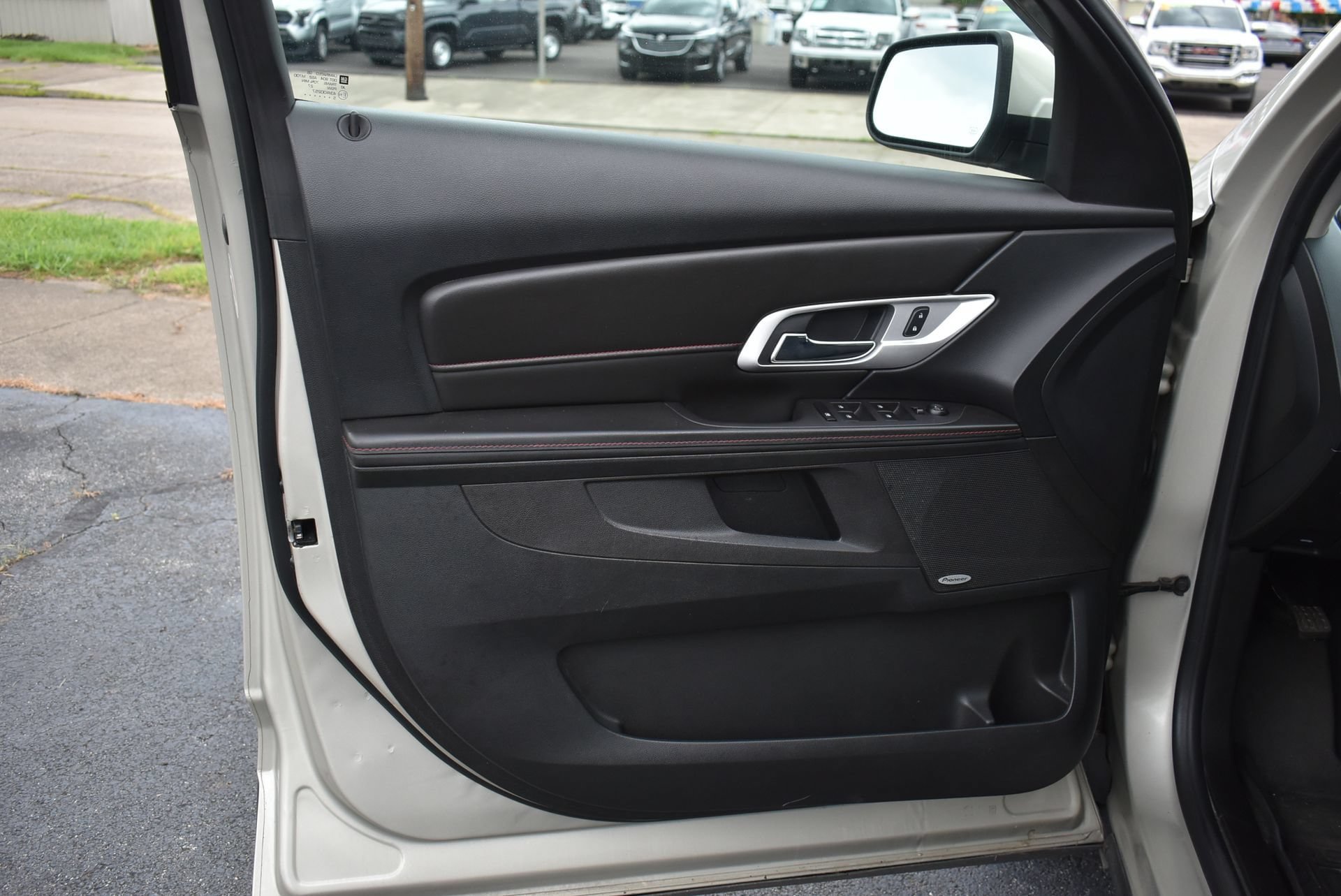 Used 2015 GMC Terrain SLE w/ Convenience Package AWD/4WD image 11