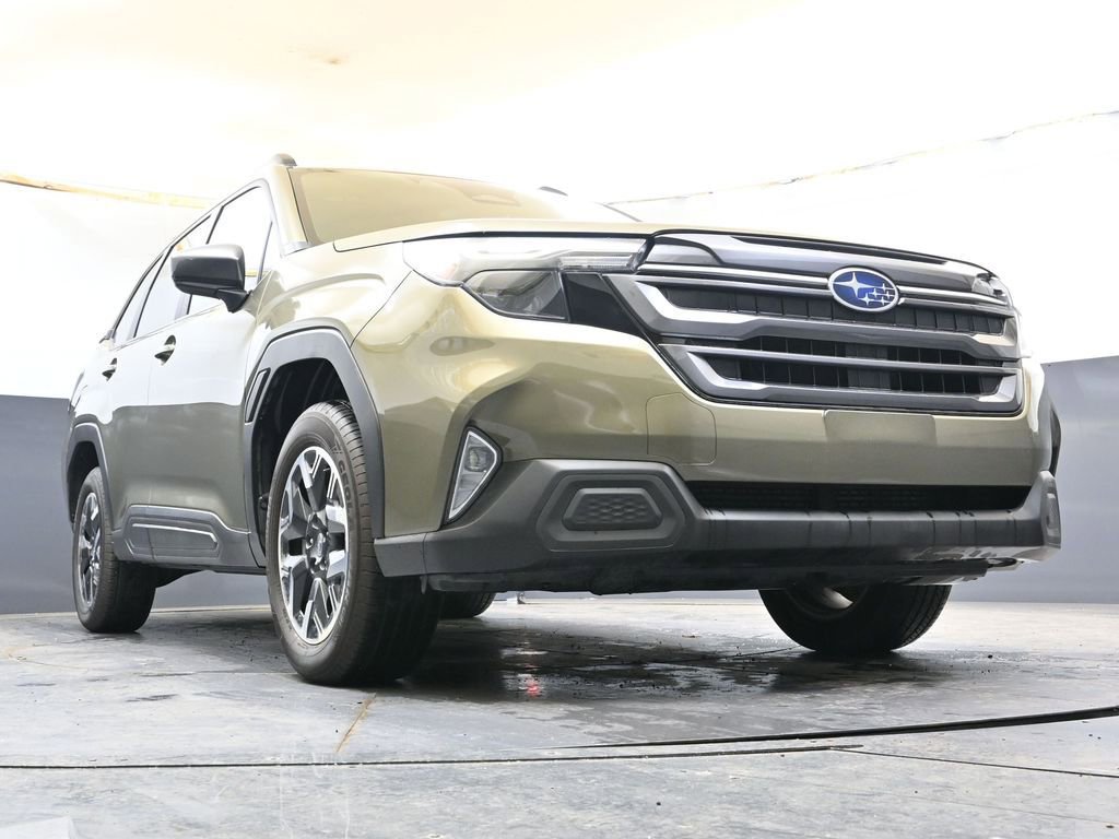 Used 2025 Subaru Forester Premium AWD/4WD image 36