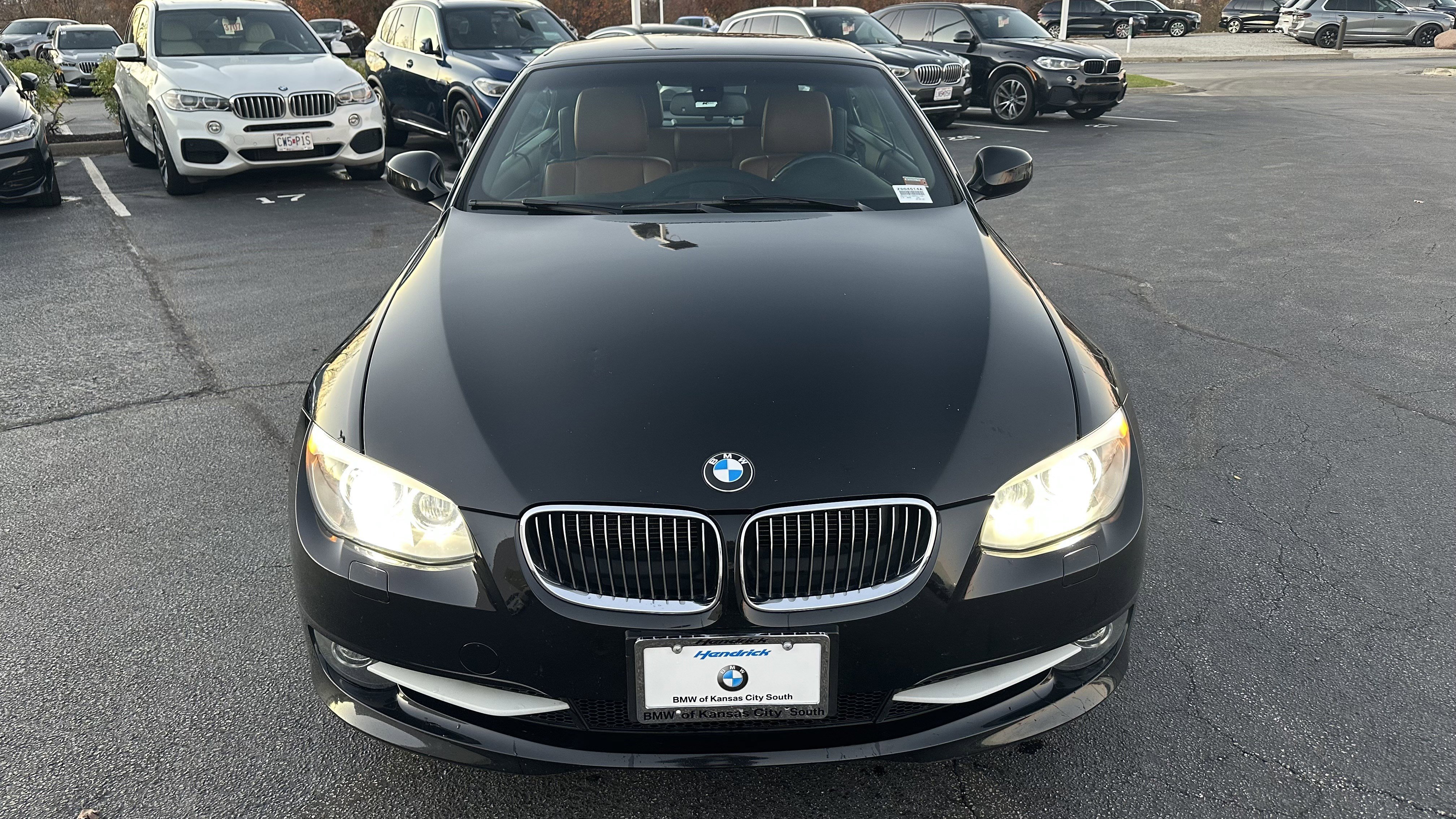Used 2011 BMW 335i Convertible image 3