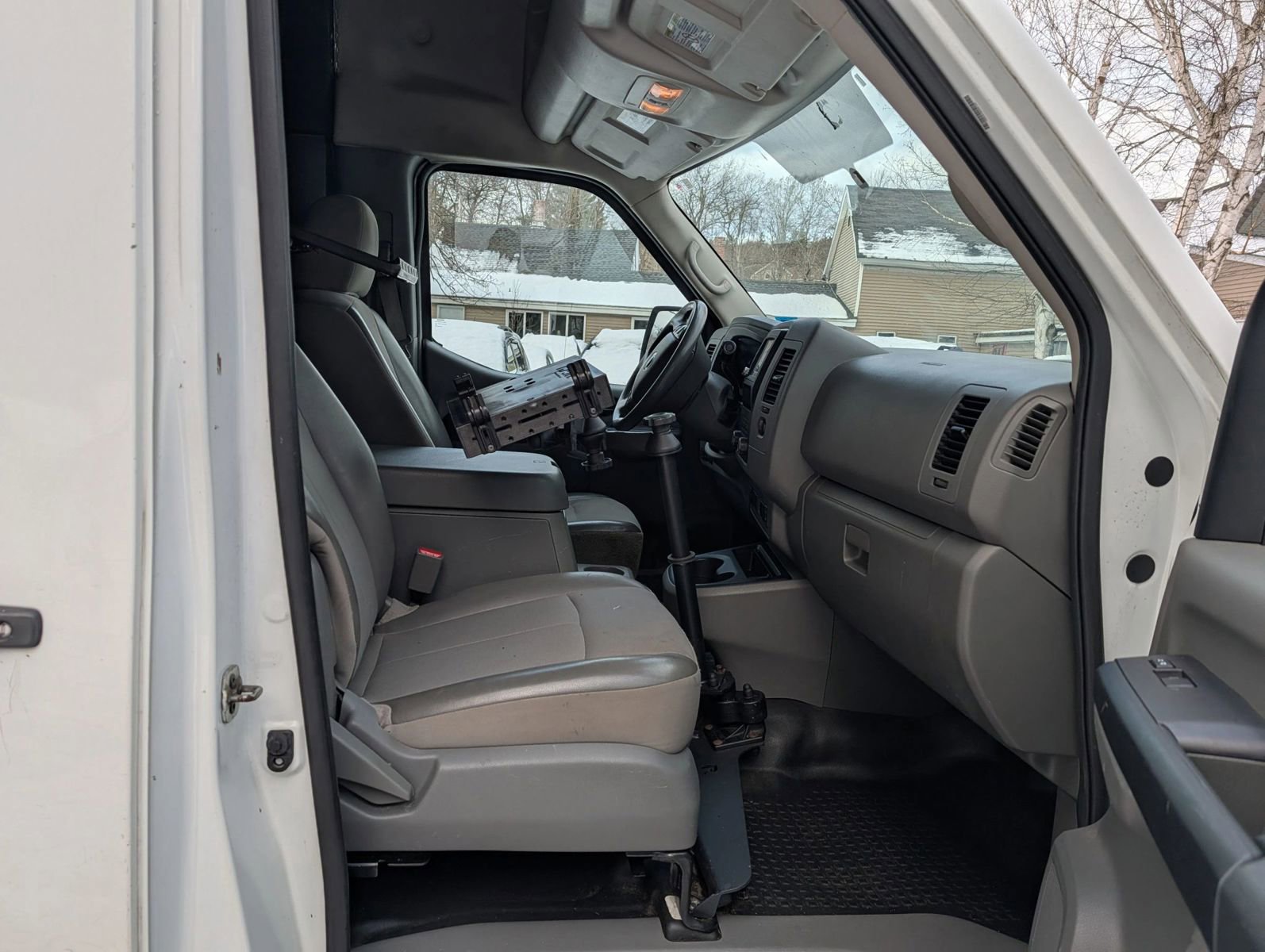 Used 2020 Nissan NV 2500 SV image 19