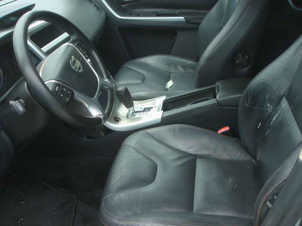 Used 2011 Volvo XC60 3.2 R-Design image 5