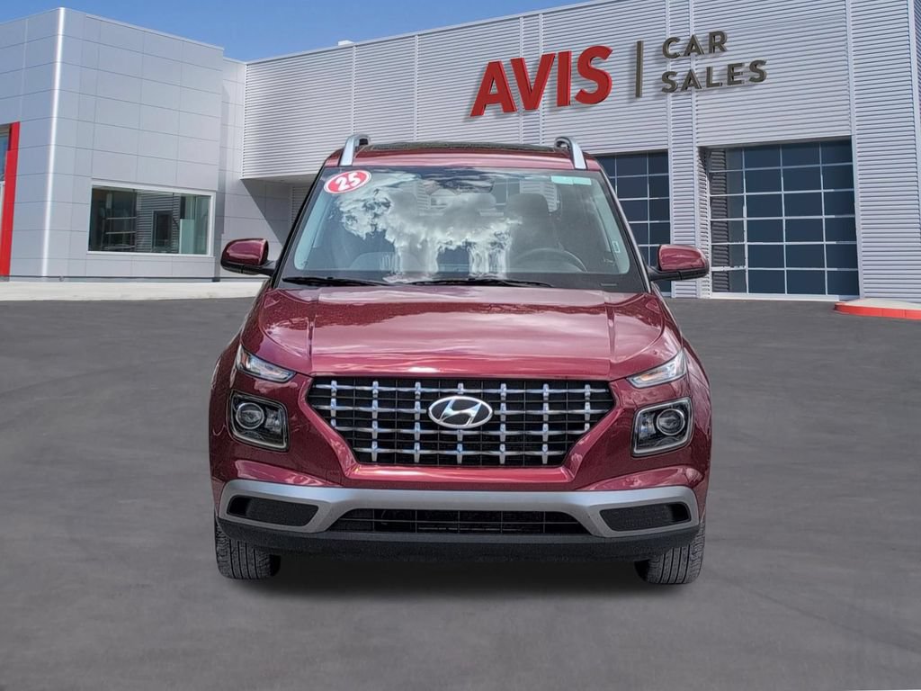 Used 2025 Hyundai Venue SEL FWD image 2