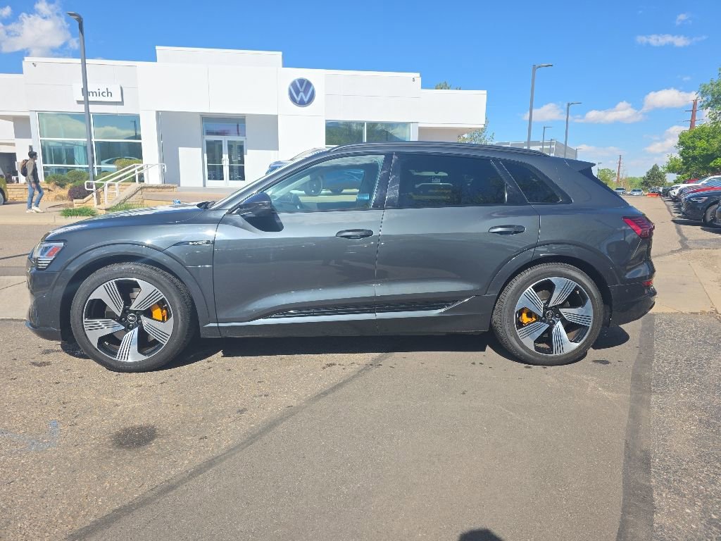 Used 2023 Audi e-tron Premium Plus w/ Premium Plus Package AWD/4WD image 2