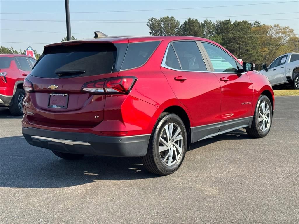 Used 2023 Chevrolet Equinox LT image 3