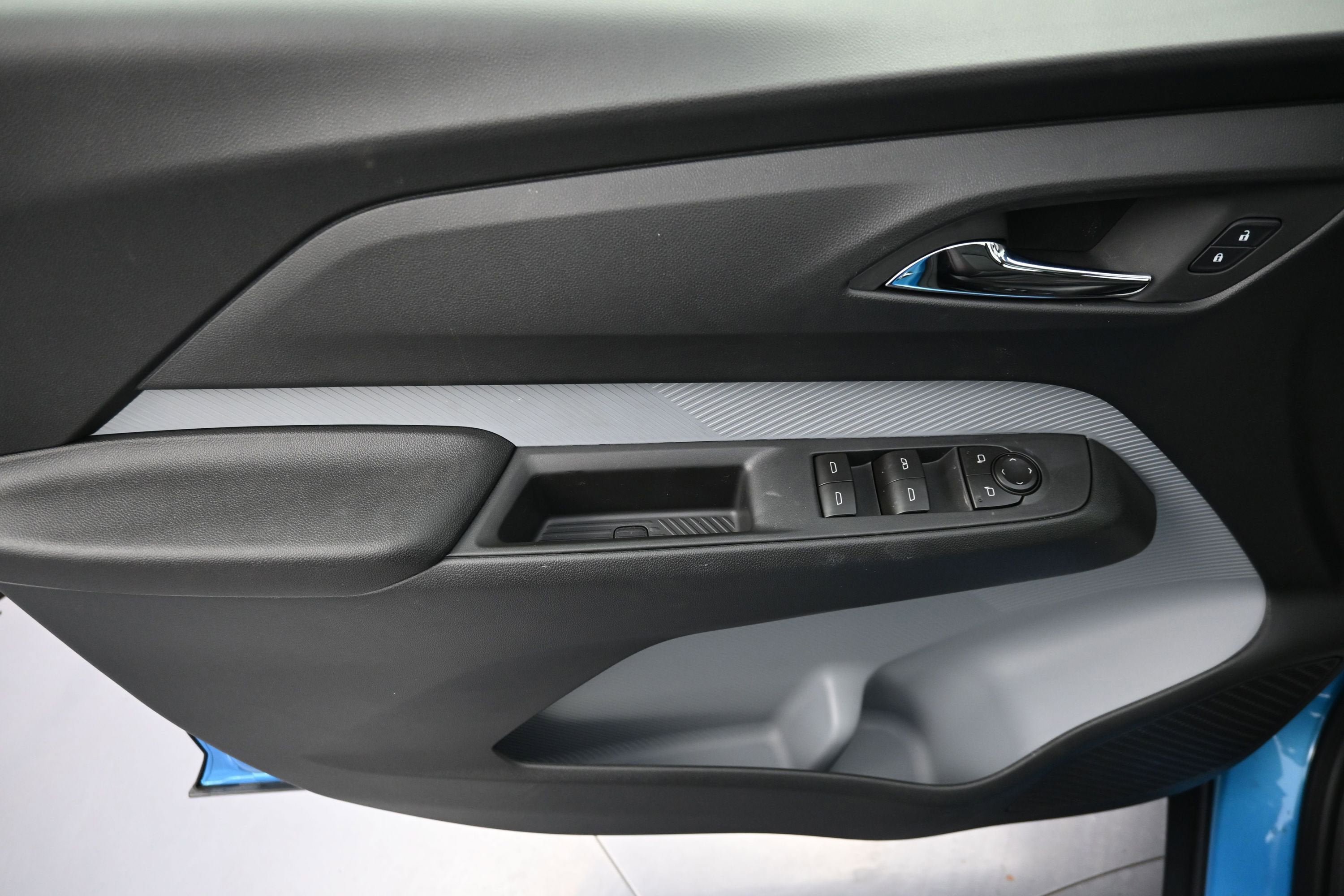 New 2027 Chevrolet Bolt RS w/ Technology Package FWD image 22