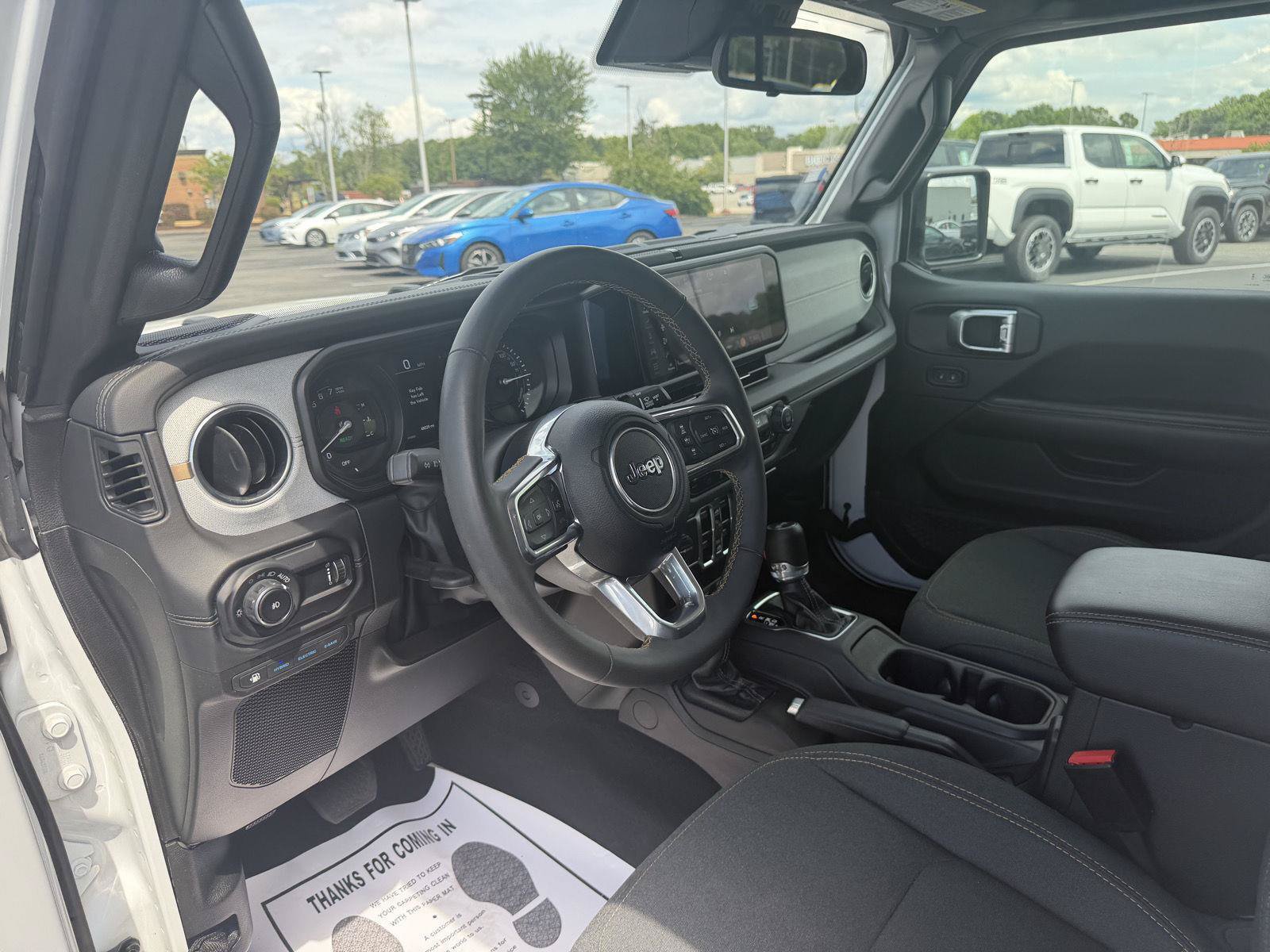 Used 2024 Jeep Wrangler Unlimited Sahara AWD/4WD image 13