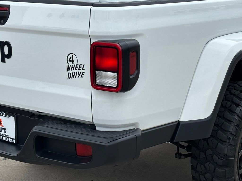 Used 2022 Jeep Gladiator Willys image 5