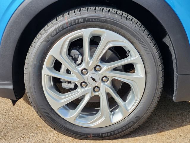 New 2027 Chevrolet Bolt LT w/ Comfort Package image 8