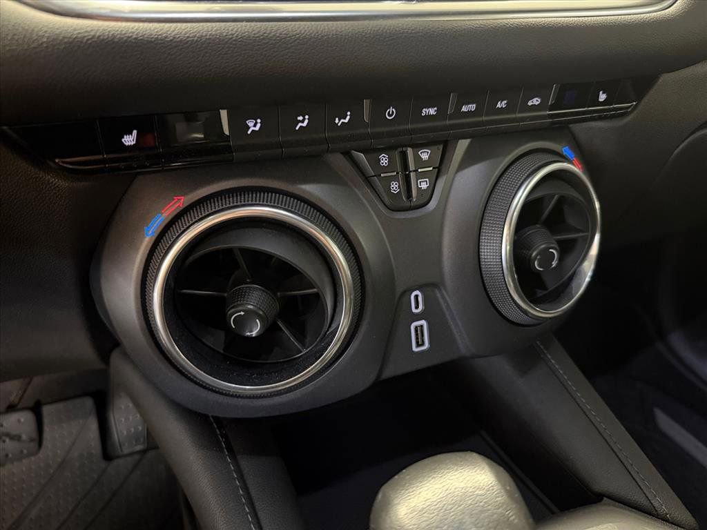 Used 2020 Chevrolet Blazer LT image 23