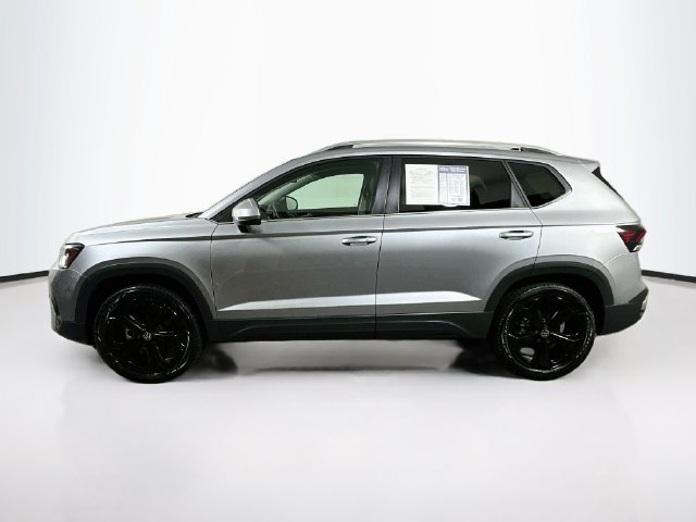 Used 2025 Volkswagen Taos SEL AWD/4WD image 5