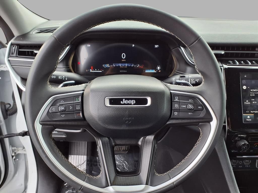 Used 2023 Jeep Grand Cherokee L Laredo image 12