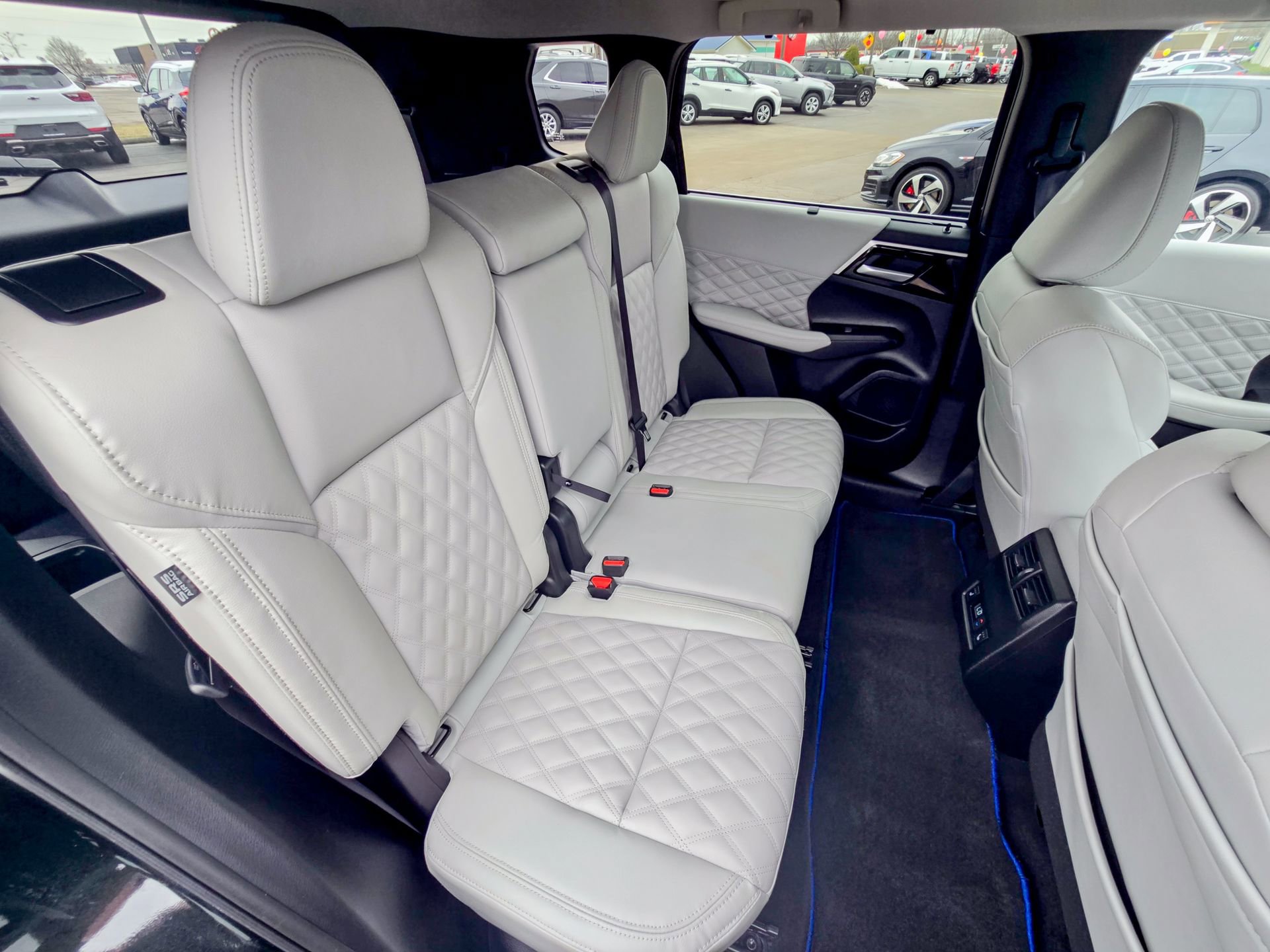 Used 2024 Mitsubishi Outlander SEL image 29