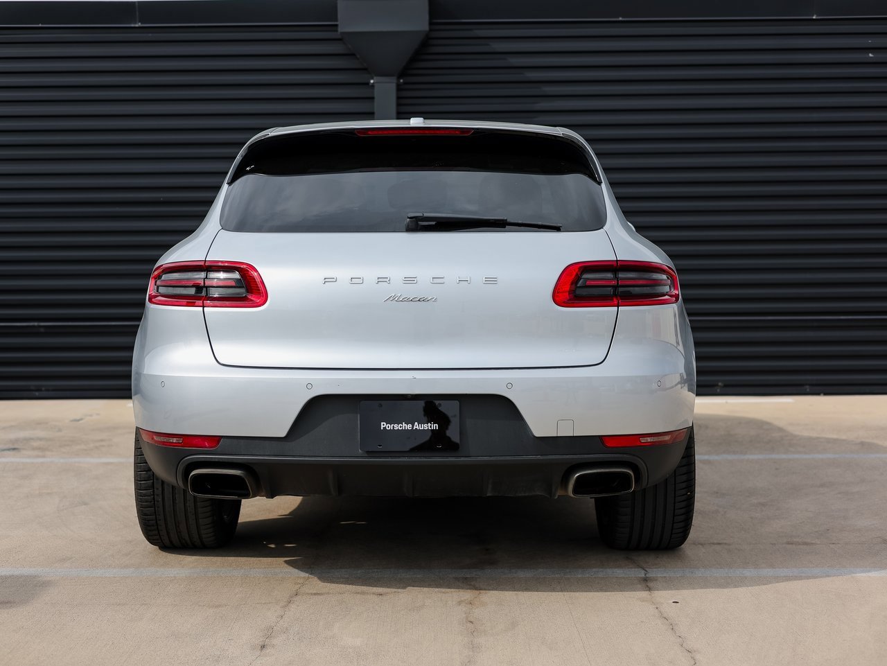 Certified 2018 Porsche Macan image 6