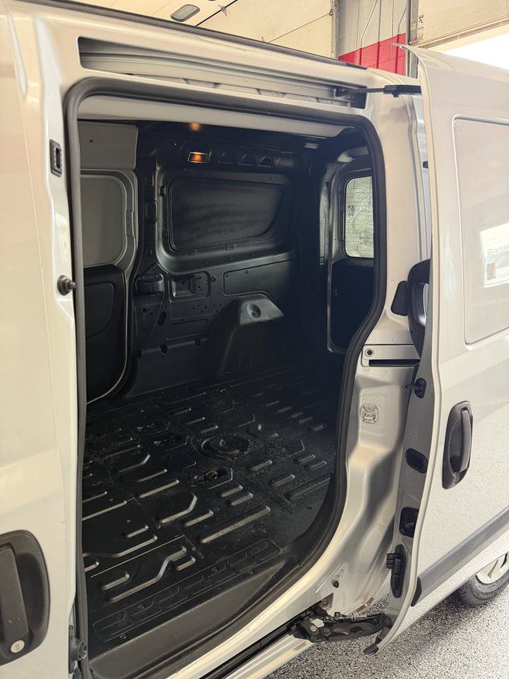 Used 2015 RAM ProMaster City Tradesman SLT FWD image 5