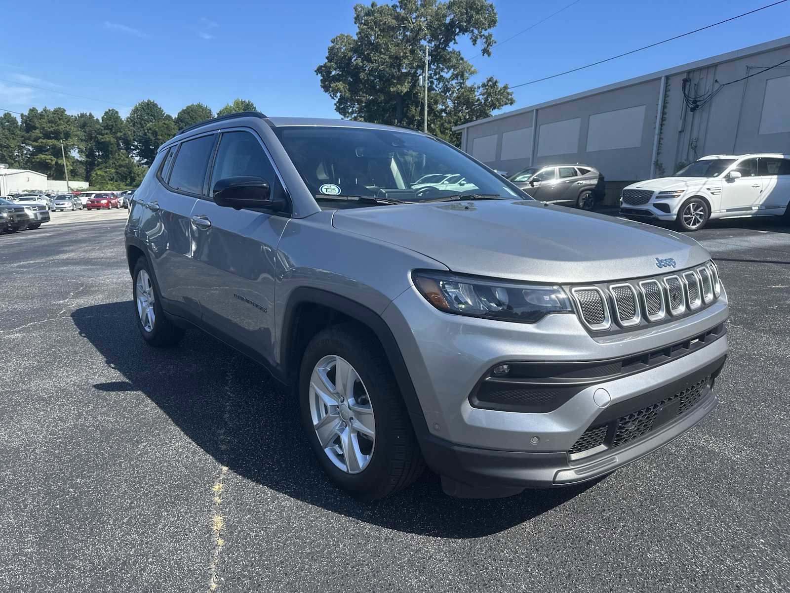 Used 2022 Jeep Compass Latitude w/ Sun and Sound Group image 2