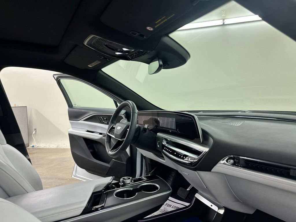 Certified 2024 Cadillac Lyriq Luxury AWD/4WD image 16