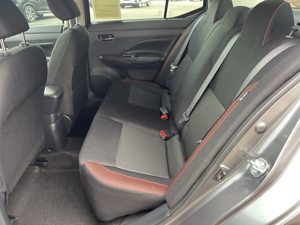 Used 2022 Nissan Versa SR image 16