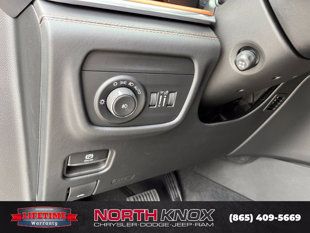 New 2027 Jeep Grand Cherokee L Summit AWD/4WD image 7