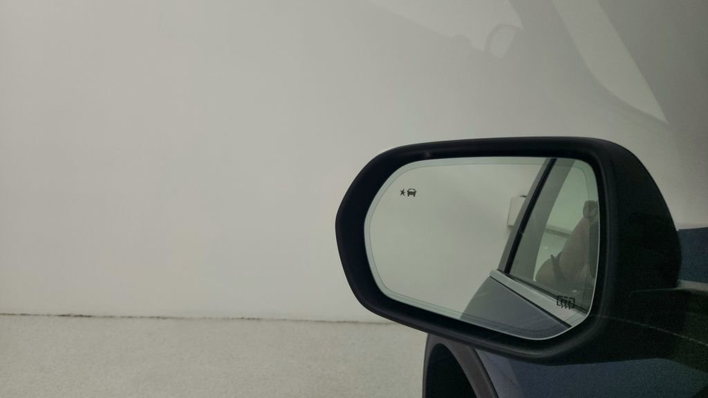 Certified 2025 Buick Enclave Preferred image 16